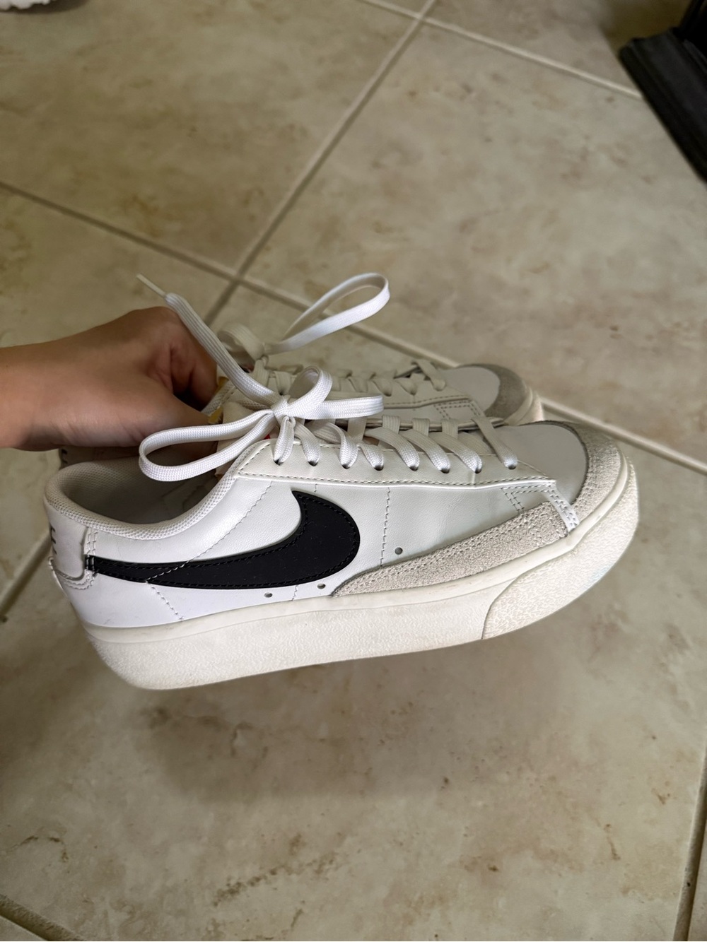 Nike Blazer Low white sneakers